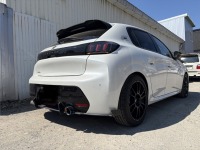 プジョー208 にマクストンデザイン(Maxton Design)のエアロパーツ取付