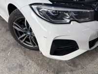 BMW320のフロントバンパー傷修理＆スポイラー取付ボンド跡除去