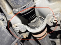 RAV4の下回りからゴトゴト異音！センターベアリング新品交換修理！