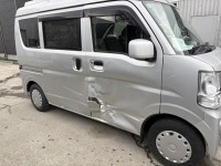接触事故で損傷したエブリイバンの右側面パネル交換＆引き出し板金修理