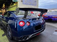 R35GT-R Kansaiサービス カーボンリアウイング 取り付け！