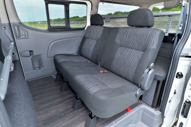 日産キャラバン H24年式プレミアムgx セカンドシート - 内装品、シート