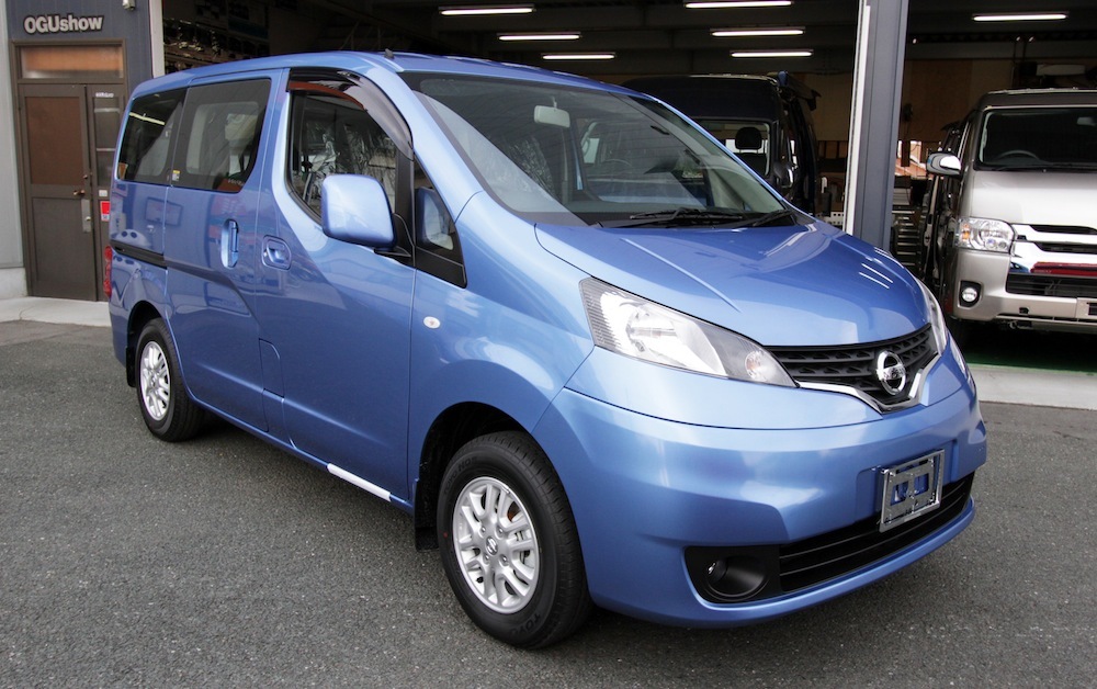 旅行やキャンプがより心地よくなるパーツ取付け！日産NV200｜トランポ