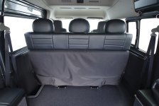 セカンドシートを汚れから保護するシートバックカバーを特注製作！