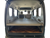 クリッパーにベッドシステムを取付けて夫婦で楽しむ車中泊仕様へ！